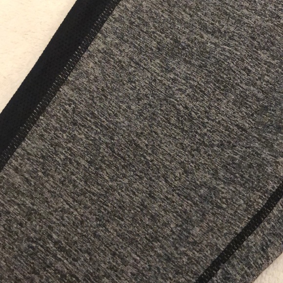 Athletic leggings with mesh side - Picture 3 of 3